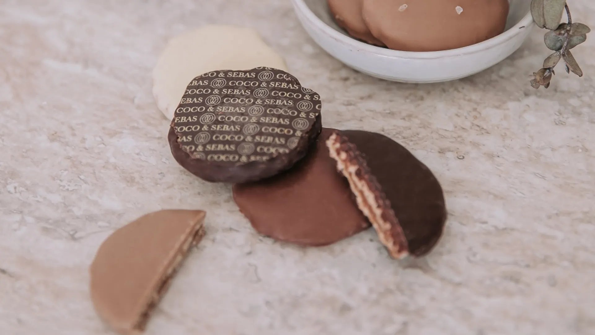 Chocolade stroopwafeltjes - Coco & Sebas