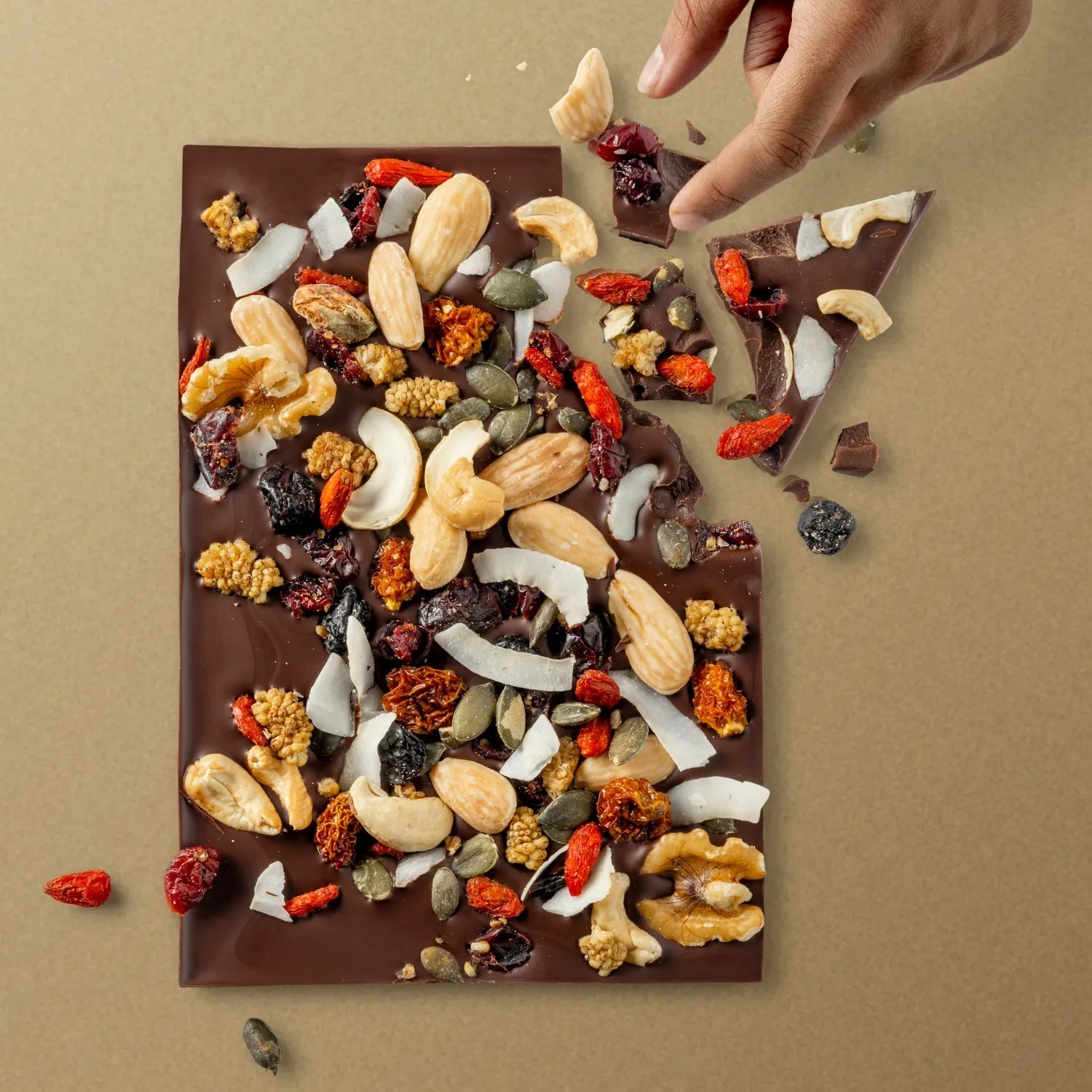 Chocolate tablet - Plak pure chocolade noten en bessenmix met kokos - Coco & Sebas