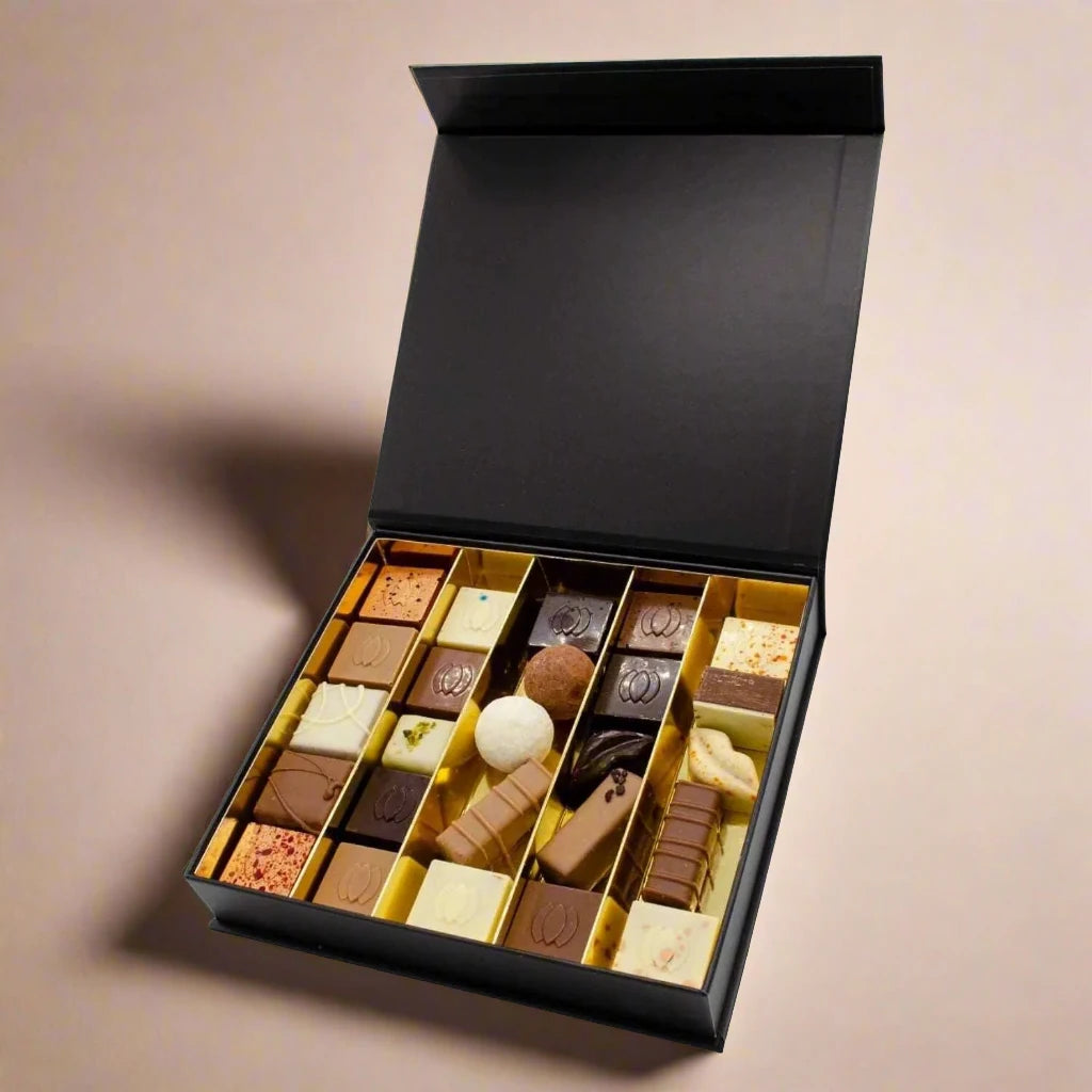 Luxury bonbon box 25 pieces with alcohol