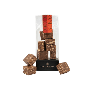 Pinda Karamel Cubes Melkchocolade | Coco & Sebas